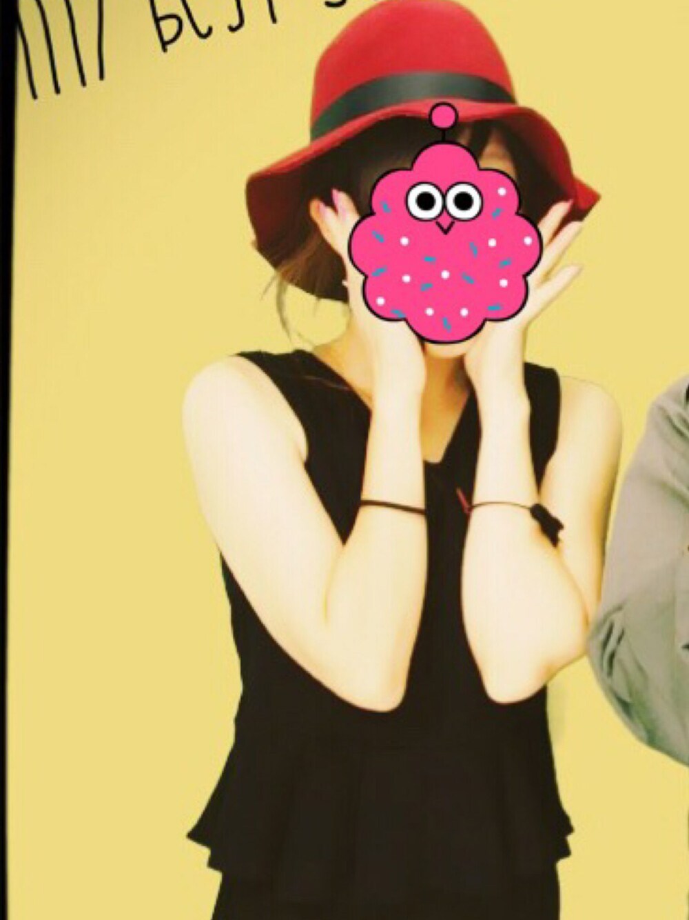 「ボルドー、ハットコーデ」｜「Ungridの【Classy】ﾜｲﾄﾞﾌﾞﾘﾑﾌｪﾙﾄHAT（ハット、レッド系）」を使った、kajiko88さん（レディース・153cm）の春コーディネートの1枚目の写真