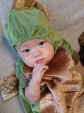 「アイテム（ロンパース、グリーン系）」を使った、ASAHIさん（キッズ・70cm）の秋コーディネート