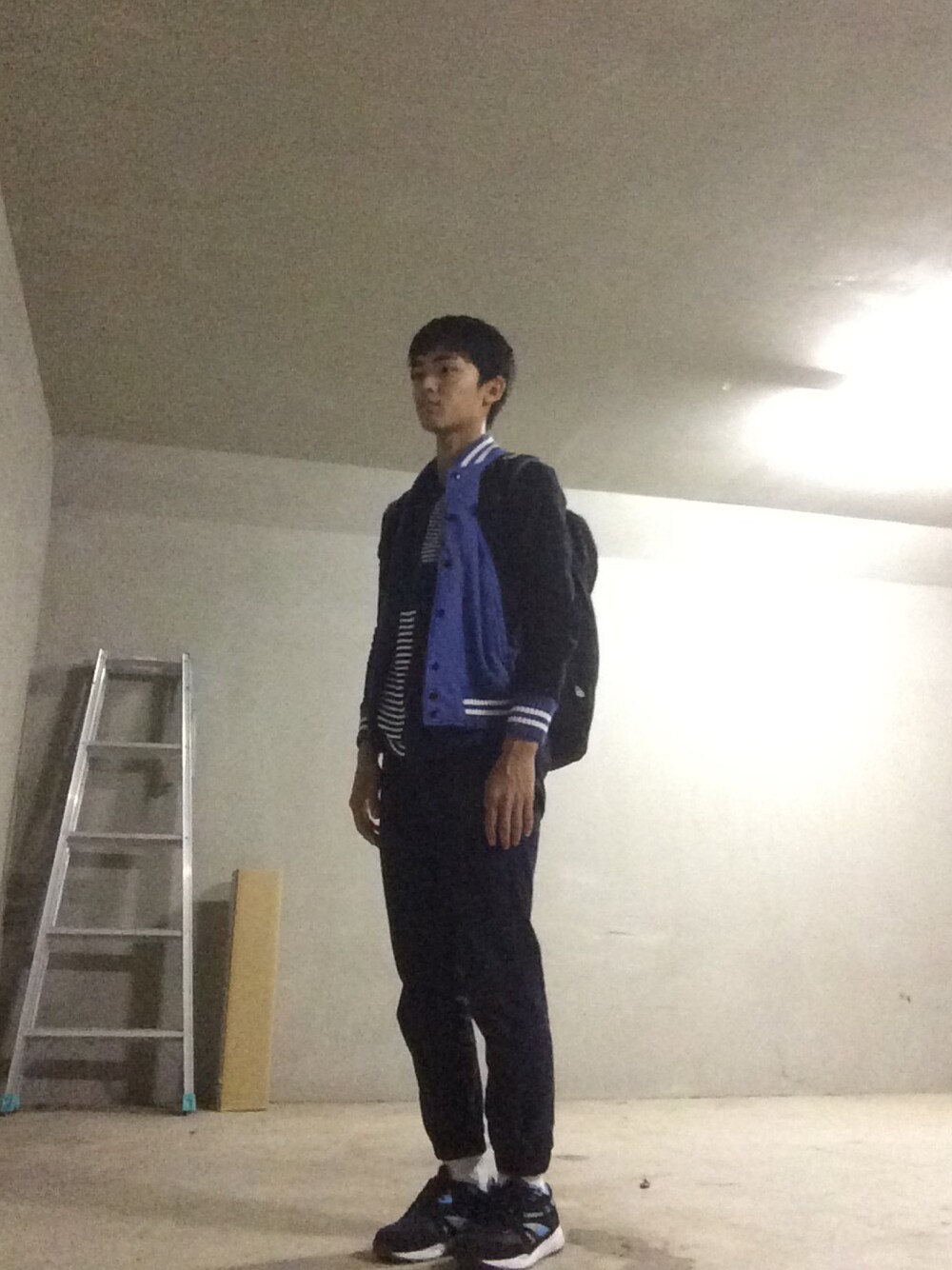 「リーボック(Reebok)」｜「SHIPSのアイテム（その他アウター、ブルー系）」を使った、ｙｕｕｋｉさん（メンズ・168cm）の秋コーディネートの1枚目の写真