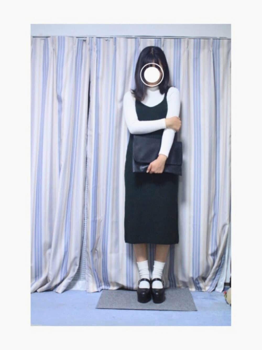「シンプルコーデ、白ニット、大人ガーリー、秋コーデ、リブハイネックT、高校生、クラッチバッグ、ユニクロ、GU、着回しコーデ」｜「GUのアイテム（ワンピース/ドレス、グリーン系）」を使った、すみカピさん（レディース・157cm）の秋コーディネートの1枚目の写真