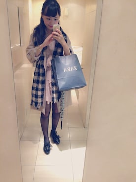 「Calvin Klein（カルバン・クライン）のアイテム（トレンチコート）」を使った、Annyさん（レディース・164cm）の秋コーディネート