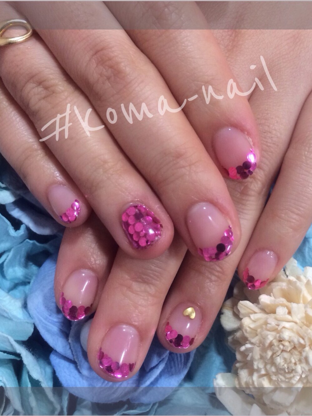 「nail 、GEL、new、winter、christmas、shiny、vivid」｜「koma_nailのアイテム（ハンドケア/ハンドクリーム、ピンク系）」を使った、Annyさん（レディース・164cm）の冬コーディネートの1枚目の写真