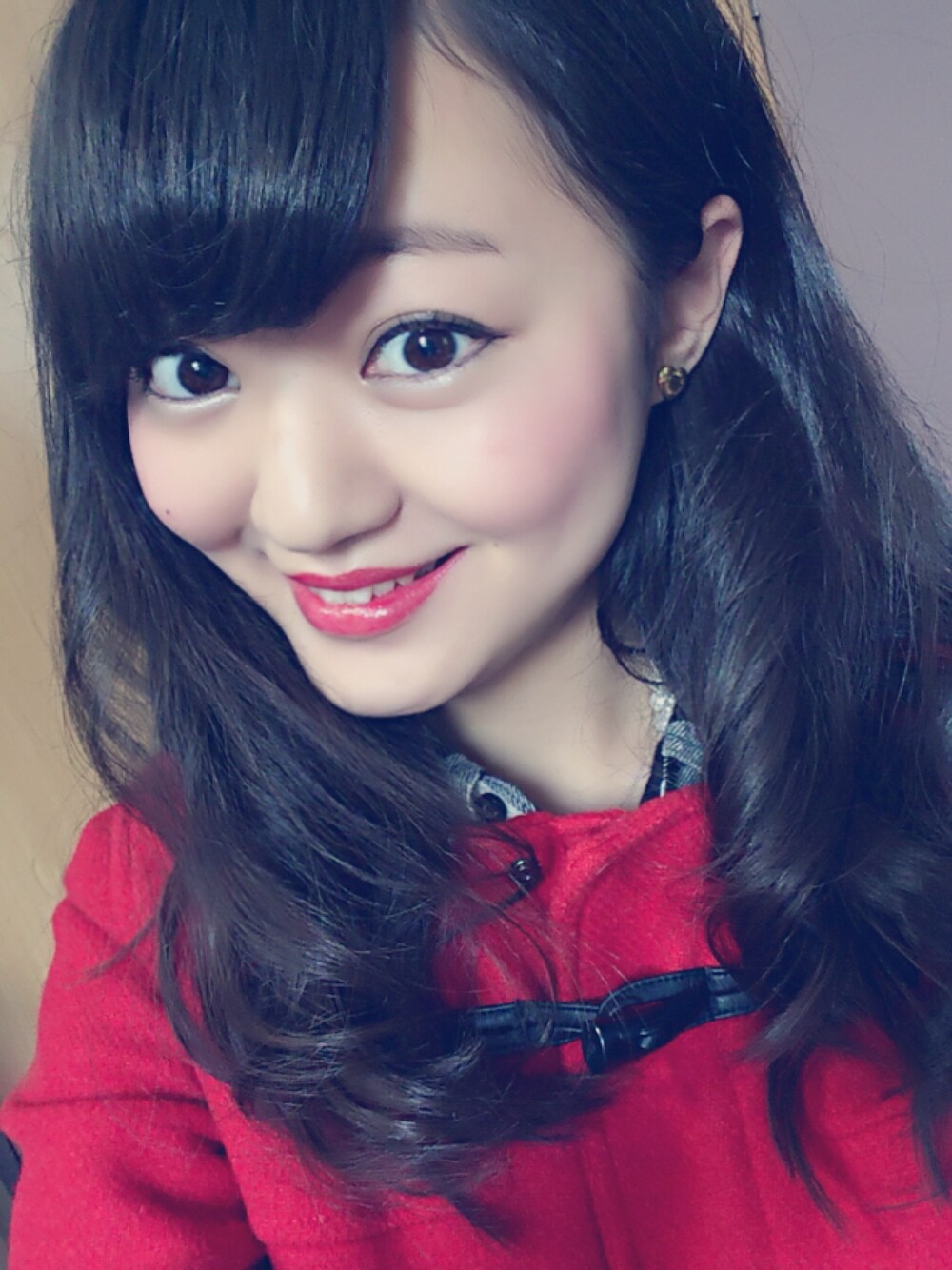 「RMK、mac、LANCOME、red、makeup」｜「GAPのアイテム（ダッフルコート、レッド系）」を使った、Annyさん（レディース・164cm）の冬コーディネートの1枚目の写真
