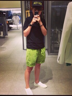 「armaniexchange」｜「アイテム（モカシン/デッキシューズ）」を使った、Green Liuさん（メンズ・165cm）の春コーディネート