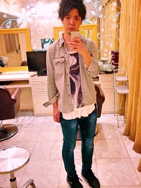 「UNIQLO（ユニクロ）のアイテム（その他パンツ、ブルー系）」を使った、u&tさん（メンズ・173cm）の春コーディネート