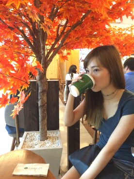 「URBAN OUTFITTERS（アーバンアウトフィッターズ）のアイテム（ネックレス、シルバー系）」を使った、jobie.dwさん（レディース・161cm）の秋コーディネート