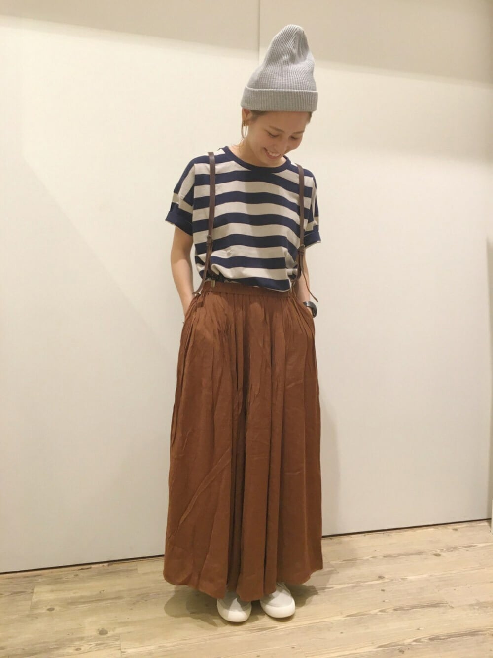 「大人カジュアル、ラクチンコーデ、Tシャツ、studio clip、studioclip、休日スタイル、ボーダー、テラコッタ、スタジオクリップ、秋のコーデ」｜「studio CLIPのコットンリブニットワッチ（ニットキャップ/ビーニー、グレー系）」を使った、studio CLIP mozo店さん（レディース・153cm）の夏コーディネートの1枚目の写真