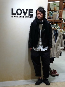 「KATHARINE HAMNETT LONDON （キャサリンハムネットロンドン）のアイテム（マフラー）」を使った、MURAsanさん（メンズ・176cm）の秋コーディネート