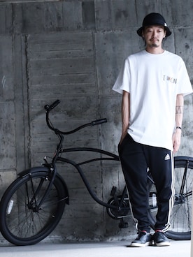 「adidas SLVR（アディダスシルバー）のアイテム」を使った、takuyaishiharaさん（メンズ・178cm）の春コーディネート