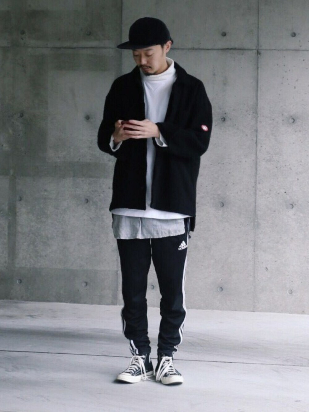「秋コーデ、ゆるコーデ、c.e、name.、adidas、juvenile hall rollcall、converse」｜「CONVERSEのアイテム（スニーカー、ブラック系）」を使った、takuyaishiharaさん（メンズ・178cm）の秋コーディネートの1枚目の写真