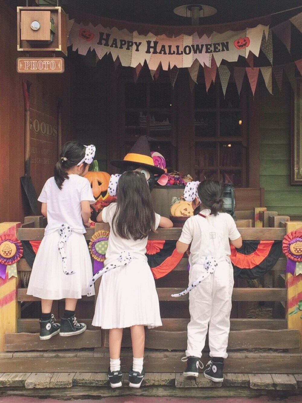 「kids、WEAR HALLOWEEN 2016、キッズコーデ、キッズファッション、女の子、halloween、アニマル柄」｜「WEGOのWEGO/ベロアチョーカー（チョーカー、レッド系）」を使った、kannn さん（キッズ・100cm）の秋コーディネートの1枚目の写真