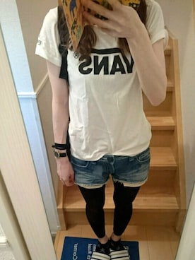「E hyphen world gallery（イーハイフンワールドギャラリー）のアイテム（Tシャツ/カットソー、ホワイト系）」を使った、まちこさん（レディース・161cm）の夏コーディネート