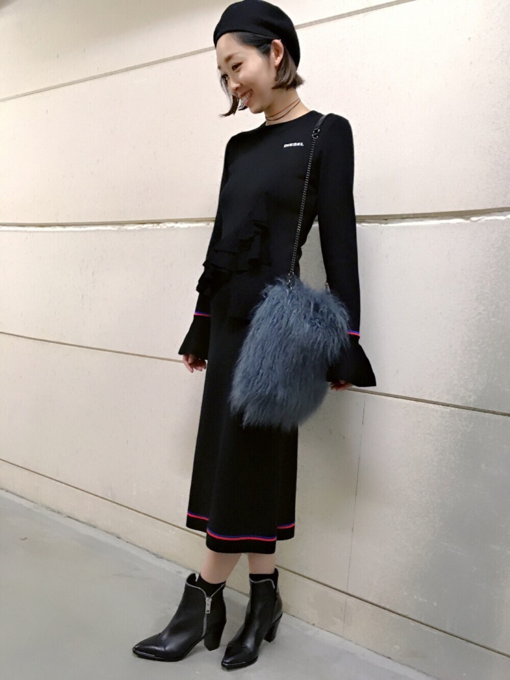 「Diesel、YUKOKOIKE」｜「DIESELのX04445PS549（ショルダーバッグ、ブルー系）」を使った、mitsuoさん（レディース・170cm）の秋コーディネートの1枚目の写真