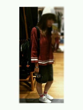 「GU（ジーユー）の（GU）デニムルックタイトスカートＤ（Skirts、ブルー系）」を使った、重松美咲さん（レディース・160cm）の秋コーディネート