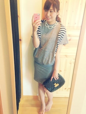 「MARC JACOBS（マークジェイコブス）のアイテム（クラッチバッグ）」を使った、izumiさん（レディース・165cm）の春コーディネート
