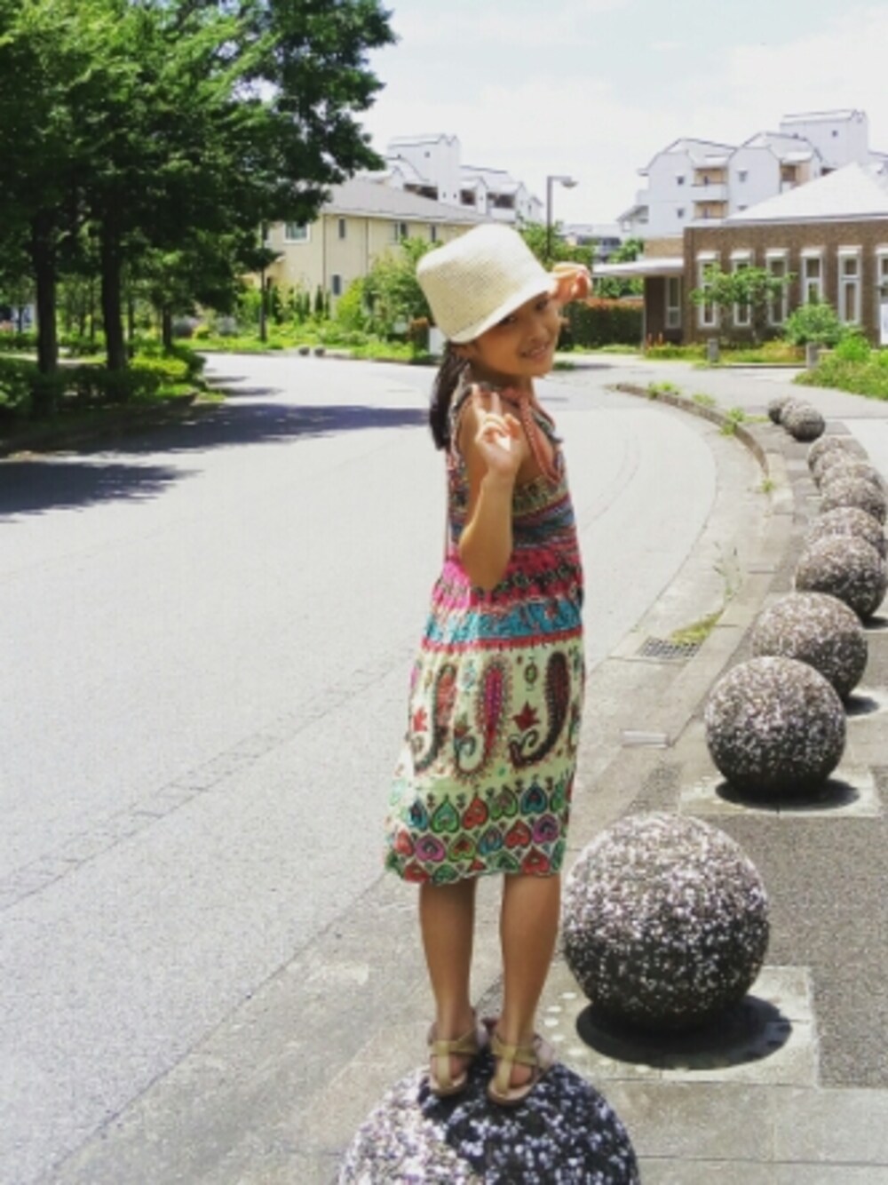 「ZARA KIDS」｜「ZARAのアイテム（キャップ、ベージュ系）」を使った、coconaさん（キッズ・125cm）の秋コーディネートの1枚目の写真