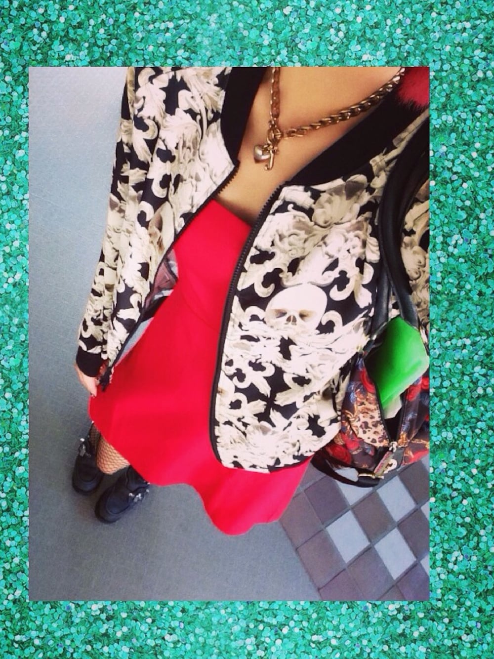 「JUICY COUTURE、FOREVER 21、romantic standard、JEFFREY CAMPBELL、Betsey Johnson」｜「romanticstandardのアイテム（ナイロンジャケット、ホワイト系）」を使った、ハイパーちーちゃんさん（レディース・176cm）の秋コーディネートの1枚目の写真
