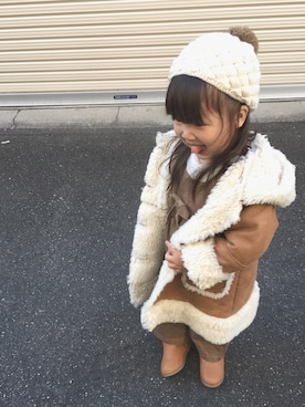 「GAP（ギャップ）のアイテム（ムートンコート）」を使った、Rumiさん（キッズ・90cm）の冬コーディネート