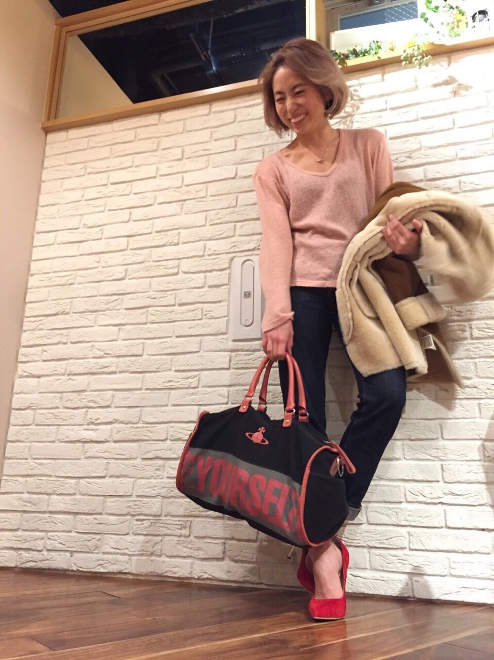 「Ungridのアイテム（デニムパンツ、ブルー系）」を使った、monamyuさん（レディース・155cm）の春コーディネートの1枚目の写真