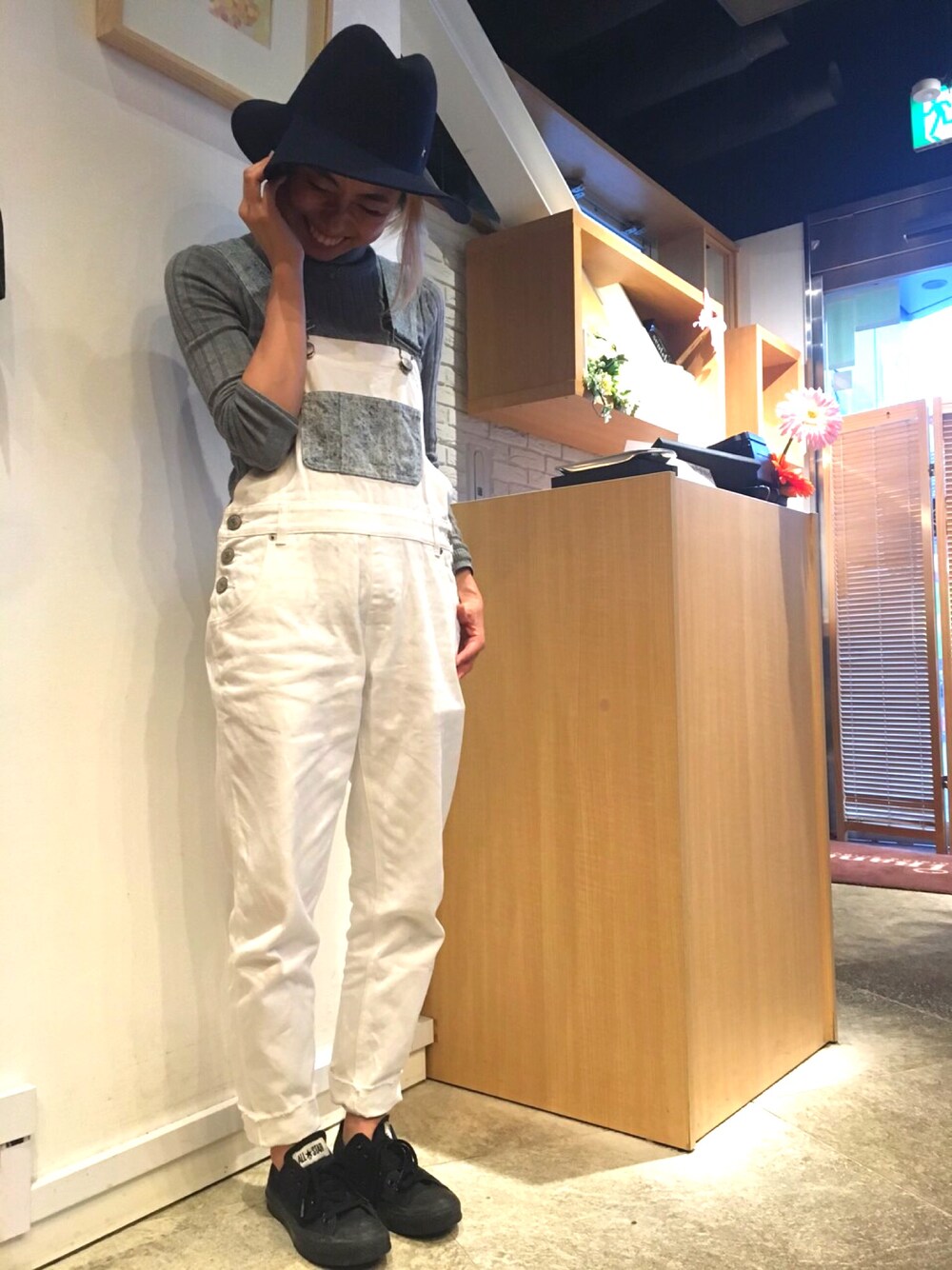 「仕事着、オーバーオール、はるコーデ、ホワイト、ハット、shibuya、JOYRICH」｜「JOYRICHのアイテム（サロペット/オーバーオール、ホワイト系）」を使った、monamyuさん（レディース・155cm）の夏コーディネートの1枚目の写真