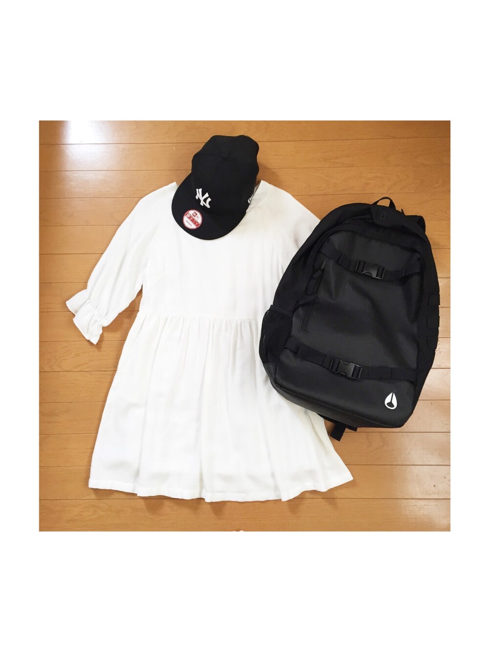 「dholic、ワンピース、ニクソン(NIXON)、リュック、手抜き、適当、センスが来い」｜「NIXONのSmith SkatepackⅡ（バックパック/リュック、ブラック系）」を使った、ayameさん（レディース・152cm）の春コーディネートの1枚目の写真