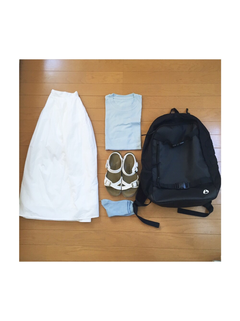 「dholic、Green Parks、UNIQLO、パックTシャツ、くつした×サンダル、靴下 × サンダル、膝下スカート、白スカート、水色×白、ニクソン(NIXON)」｜「DHOLICのアイテム（サンダル、ホワイト系）」を使った、ayameさん（レディース・152cm）の夏コーディネートの1枚目の写真