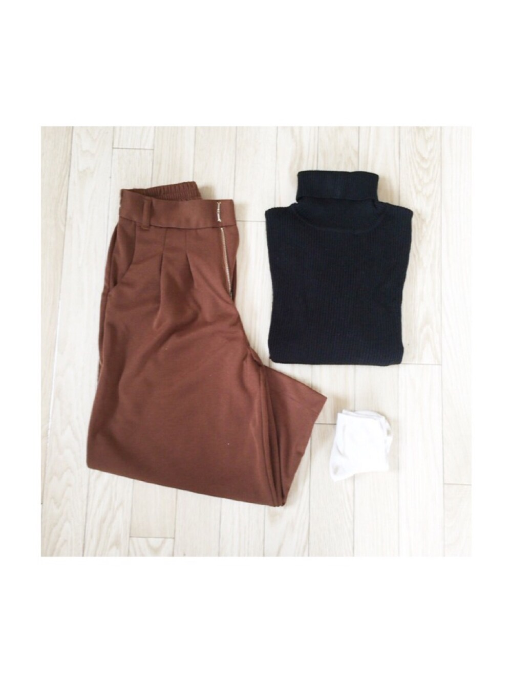 「LOWRYS FARM、UNIQLO、タートルネック、センスが来い、ユニクロ、手抜き」｜「UNIQLOのアイテム（ニット/セーター、ブラック系）」を使った、ayameさん（レディース・152cm）の冬コーディネートの1枚目の写真