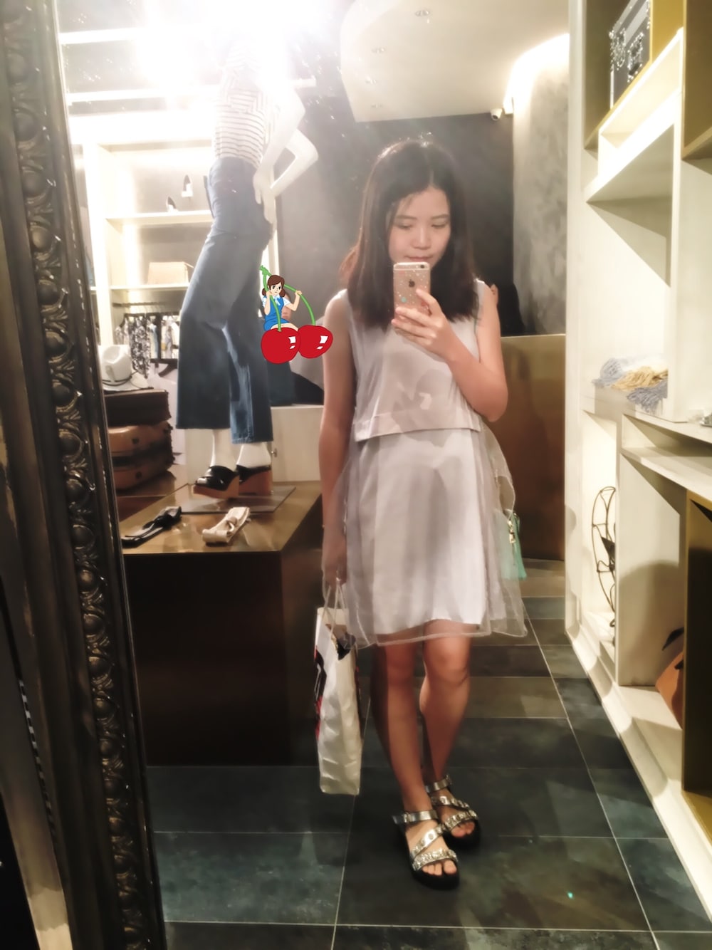 「STACCATOのアイテム（シューズ、シルバー系）」を使った、Ravine Yangさん（レディース・155cm）の春コーディネートの1枚目の写真