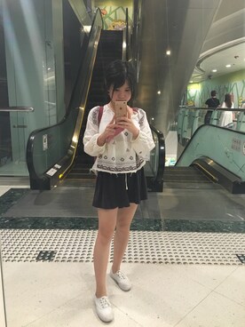 「earth music&ecology（アースミュージックアンドエコロジー）のアイテム（つなぎ/オールインワン、ブラック系）」を使った、Ravine Yangさん（レディース・155cm）の夏コーディネート