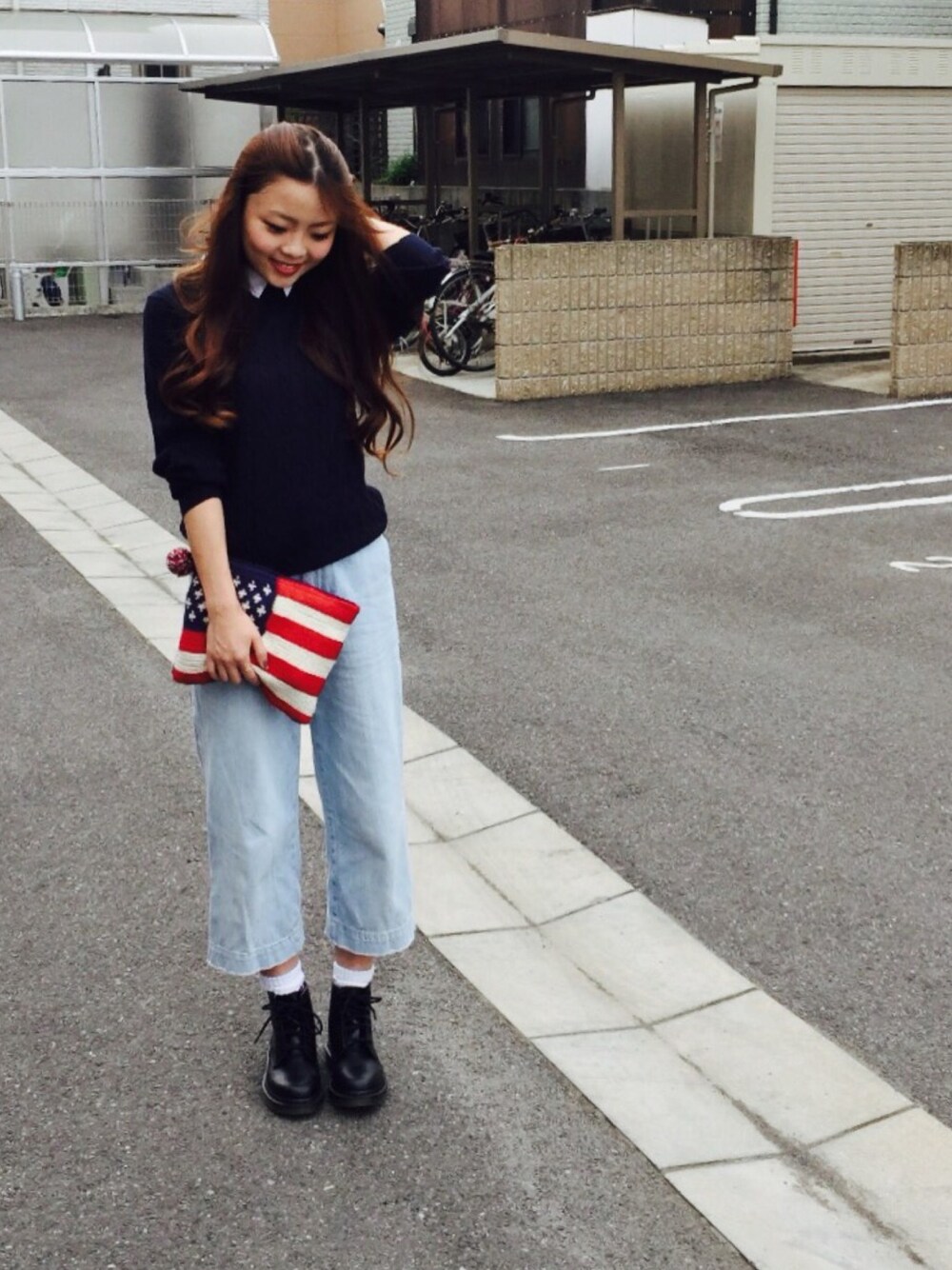 「秋コーデ、ニット、ビームス、BEAMS、ユニクロ、クラッチバッグ、レイヤードスタイル、ZARA、ガウチョパンツ、デニム」｜「ZARAのアイテム（デニムパンツ、ブルー系）」を使った、achan ✡﻿さん（レディース・160cm）の秋コーディネートの1枚目の写真