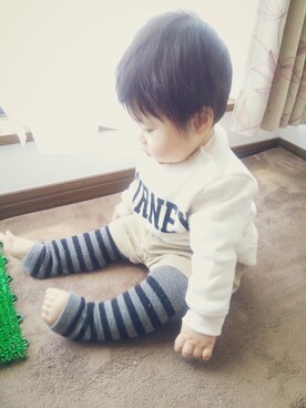 「petit main（プティマイン）のロゴデザイン裏起毛トレーナー（スウェット）」を使った、T1さん（キッズ・70cm）の春コーディネート