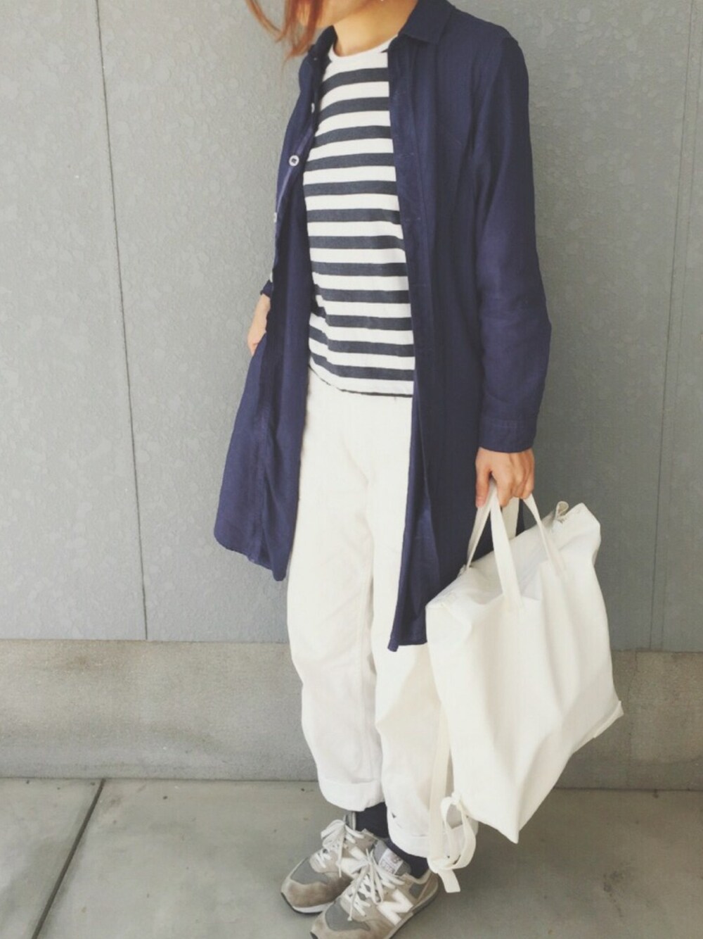 「秋服、秋冬、ラフ、無印良品、Danton、FREITAG、リュックスタイル、カジュアルコーデ、大人コーデ、パンツスタイル」｜「無印良品のアイテム（Tシャツ/カットソー、ブルー系）」を使った、manureさん（レディース・163cm）の秋コーディネートの1枚目の写真