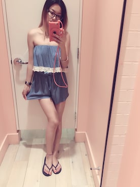 「Abercrombie&Fitch（アバークロンビーアンドフィッチ）のアイテム（サンダル）」を使った、Joyce Zhangさん（レディース・166cm）の冬コーディネート