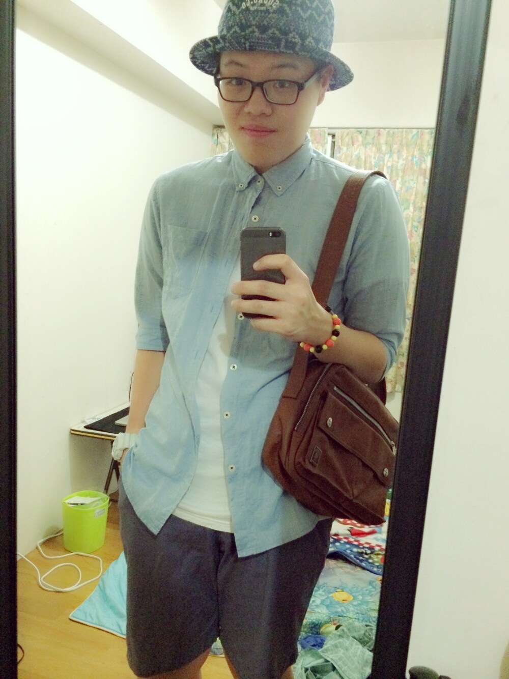 「white、blue、street、Taiwan、TAIPEI、night、summer、hat、vintage、denim」｜「NETのアイテム（シャツ/ブラウス、ブルー系）」を使った、진일상さん（メンズ・175cm）の夏コーディネートの1枚目の写真