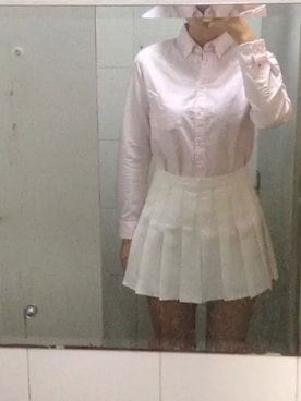 「UNIQLO（ユニクロ）のアイテム（シャツ/ブラウス、ピンク系）」を使った、何梁水さん（レディース・172cm）の春コーディネート