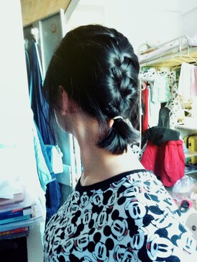 「H&M（エイチ・アンド・エム）のアイテム（Tシャツ/カットソー、ホワイト系）」を使った、何梁水さん（レディース・172cm）の春コーディネート