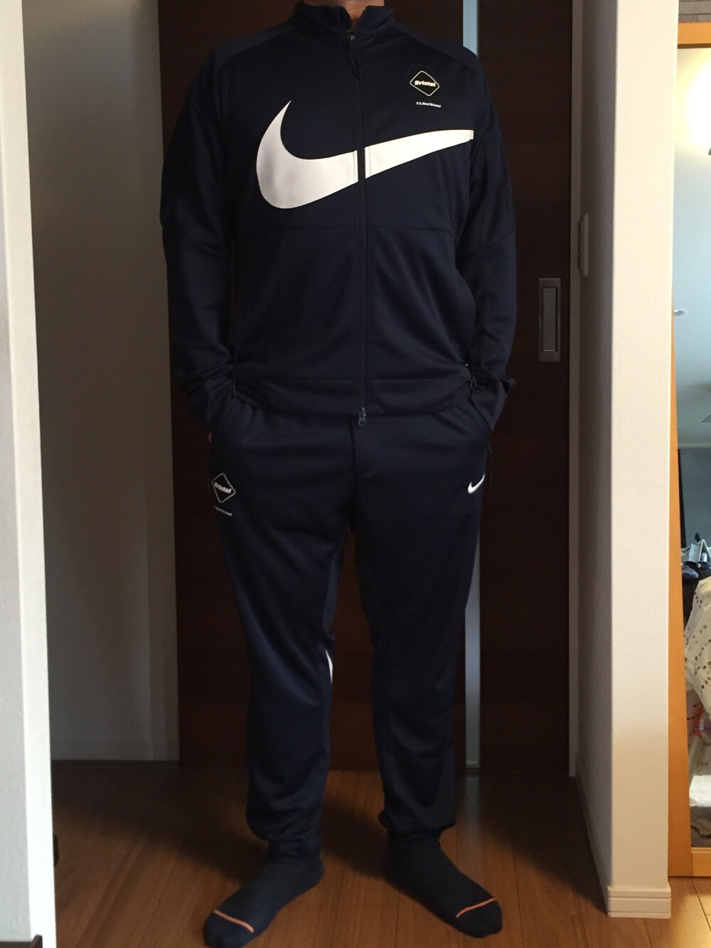 「F.C.R.B.、SOPHNET.、uniform experiment、navy」｜「F.C.R.B.のアイテム（ジャージ、その他）」を使った、ひろぴーさん（メンズ・175cm）の冬コーディネートの1枚目の写真