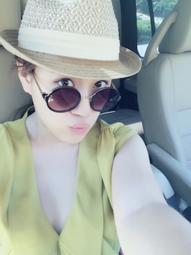 「VINCE CAMUTO（ヴィンスカムート）のアイテム（キャップ、ベージュ系）」を使った、Violet菫さん（レディース・160cm）の春コーディネート