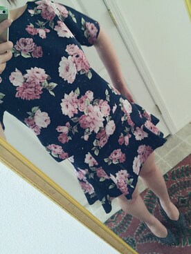 「NINE（ナイン）のバラ柄SK（スカート、ブルー系）」を使った、Violet菫さん（レディース・160cm）の春コーディネート