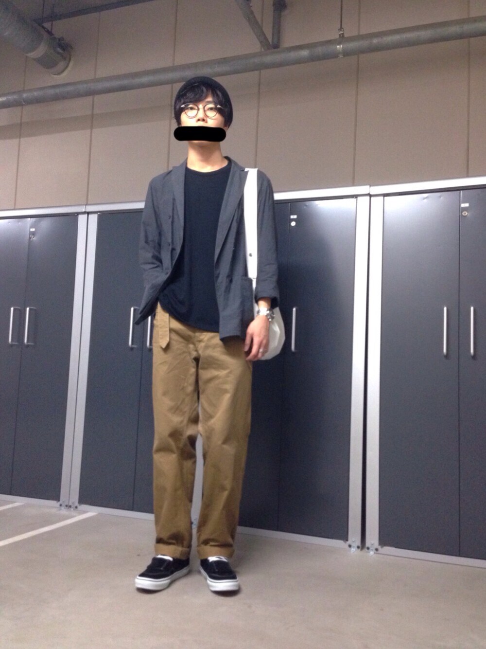 「ワイドパンツ、ニットキャップ、テーラードジャケット、ミドルカットスニーカー、COMOLI、VANS、VAINL ARCHIVE」｜「crepusculeのアイテム（ニットキャップ/ビーニー、ブラック系）」を使った、わみさん（メンズ・180cm）の秋コーディネートの1枚目の写真