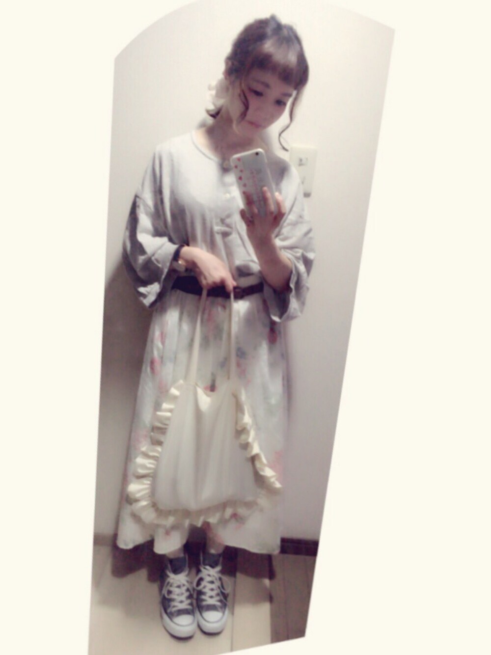 「古着、used、花柄、ワンピース、スニーカー、コンバース、ポロシャツ、ヘアアレンジ、ootd、アイラブCONVERSE」｜「usedのアイテム（ワンピース、グレー系）」を使った、aruka  さん（レディース・154cm）の夏コーディネートの1枚目の写真