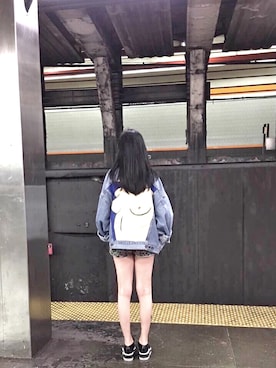 「USA」｜「アイテム（デニムジャケット）」を使った、小昱嘉さん（レディース・157cm）の春コーディネート