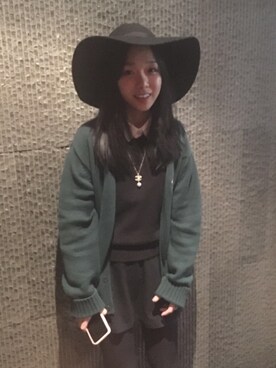 小昱嘉 is wearing MAISON MICHEL "HENRIETTA TRIBY HAT VELVET"