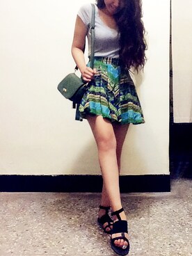 何芝芸さんのコーディネート