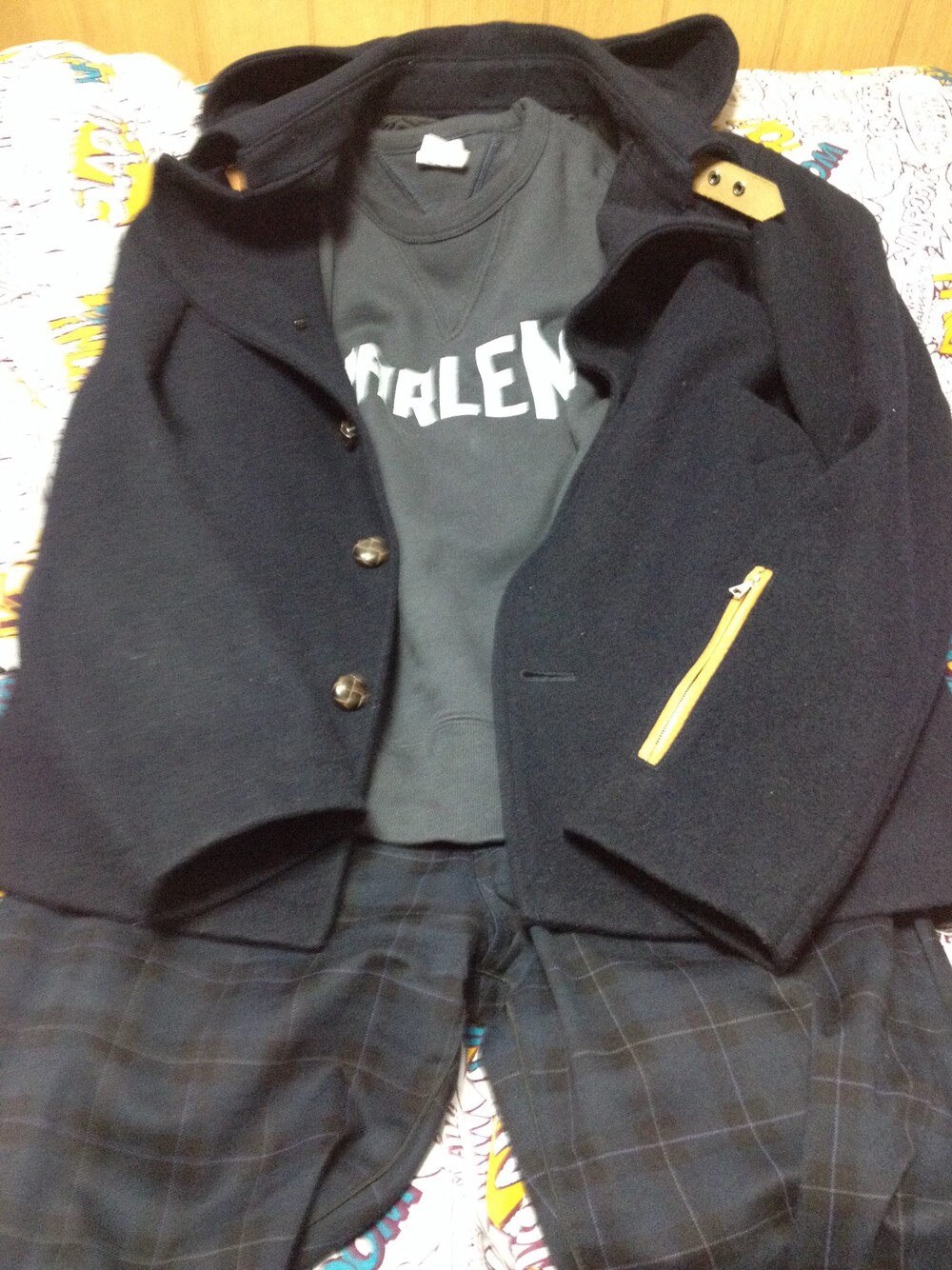 「HYSTERIC GLAMOURのWOMAN ON SKULLリブ付レザーグローブ（手袋、ブルー系）」を使った、名和 賢悟さん（メンズ・160cm）の春コーディネートの1枚目の写真
