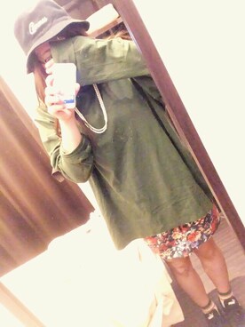 「Honeys（ハニーズ）のアイテム（帽子、ブラック系）」を使った、YUKI さん（レディース・165cm）の秋コーディネート