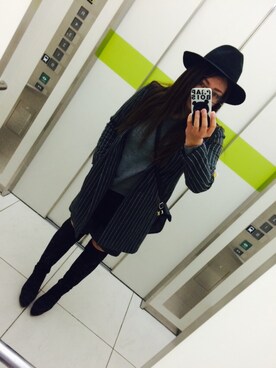 「COMME CA ISM（コムサイズム）のアイテム（ニット/セーター、グレー系）」を使った、YUKI さん（レディース・165cm）の冬コーディネート