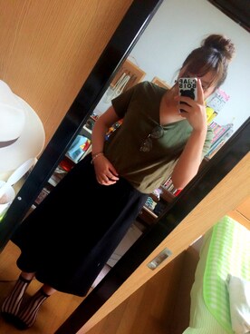 「ZARA（ザラ）のアイテム（Tシャツ/カットソー、グリーン系）」を使った、YUKI さん（レディース・165cm）の秋コーディネート