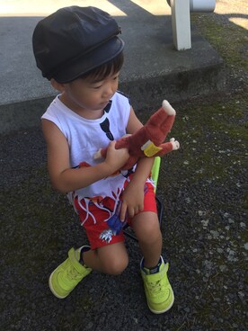 「abcd（ナシ）のアイテム（キャスケット）」を使った、m a k iさん（キッズ・90cm）の夏コーディネート