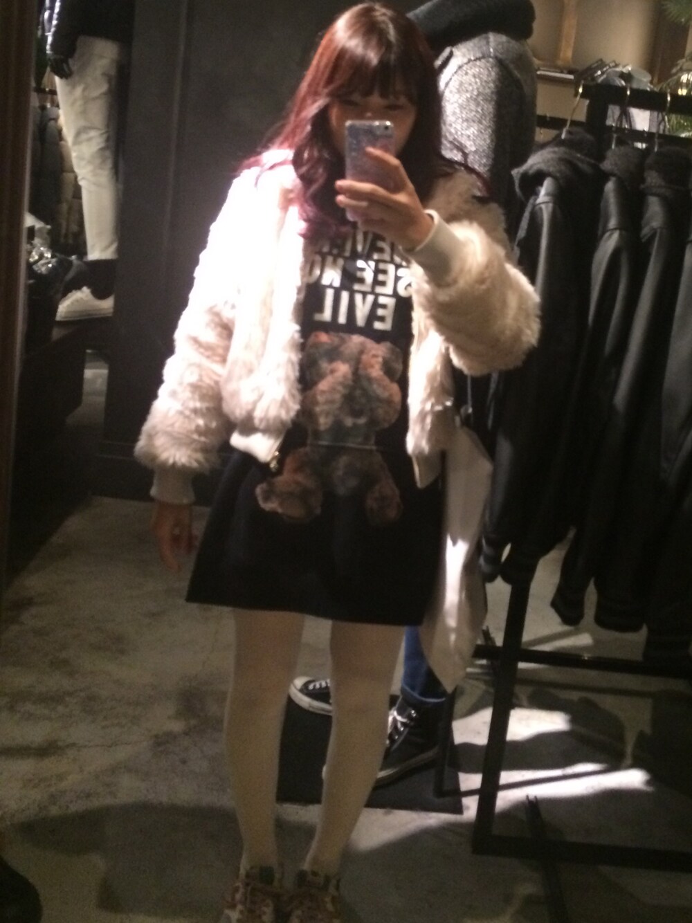 「原宿系、パーカーワンピ、MILKBOY」｜「MILKBOYのSEE NO BEAR パーカー（パーカー、ブラック系）」を使った、ゆきちさん（レディース・152cm）の冬コーディネートの1枚目の写真